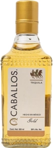 Текила Gold, 3 Caballos, 4 месяца, 0.5 л
