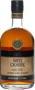 Коньяк Мец Сюник, 5 zvezd, 5 лет, 0.5 л