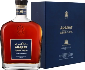 Коньяк Двин Коллекционный, Арарат, KS, 10 лет, 0.7 л (п/у)