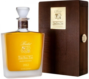 Граппа Tre Soli Tre, 8 лет, 0.7 л (п/у)