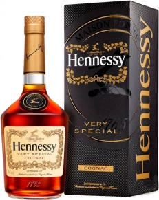 Коньяк Hennessy, VS, 3 года, 0.5 л (п/у)