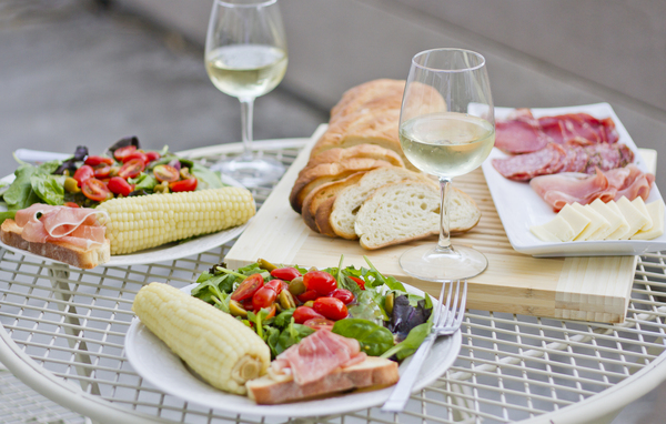 белое вино с легкой закуской.jpg белое вино с легкой закуской.jpg